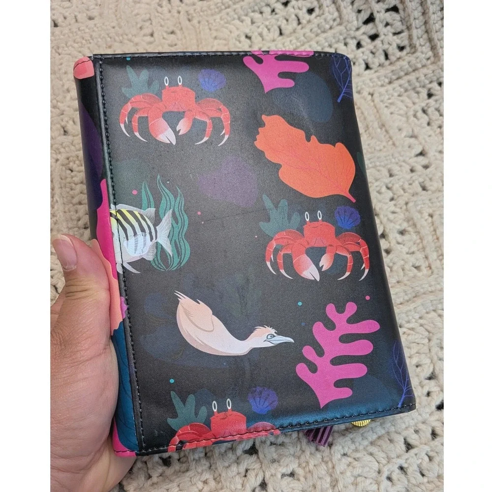 Disney The Little Mermaid Ariel Trifold Journal Cover with Notebook and Pen Set